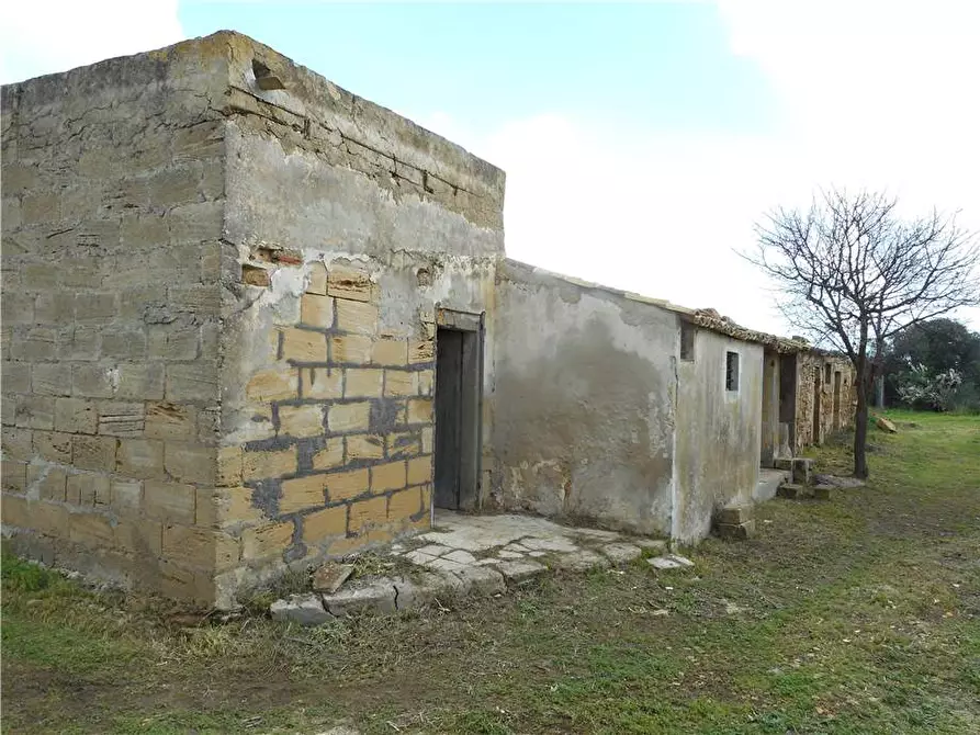 Immagine 16 di Rustico / casale in vendita  in Loc. VENDICARI, sn a Noto