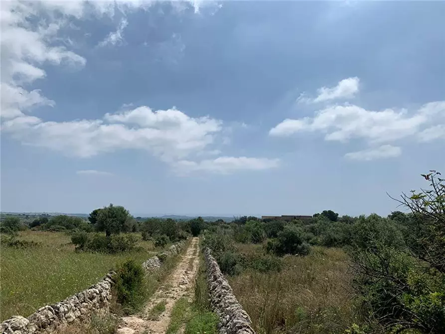 Immagine 11 di Terreno in vendita  in Loc. C/DA VASCELLE, SN a Noto
