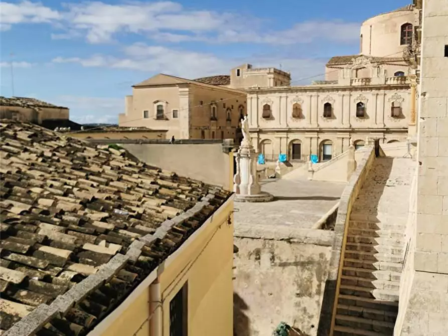 Immagine 13 di Villa in vendita  in Via FERRUCCIO, 10 a Noto