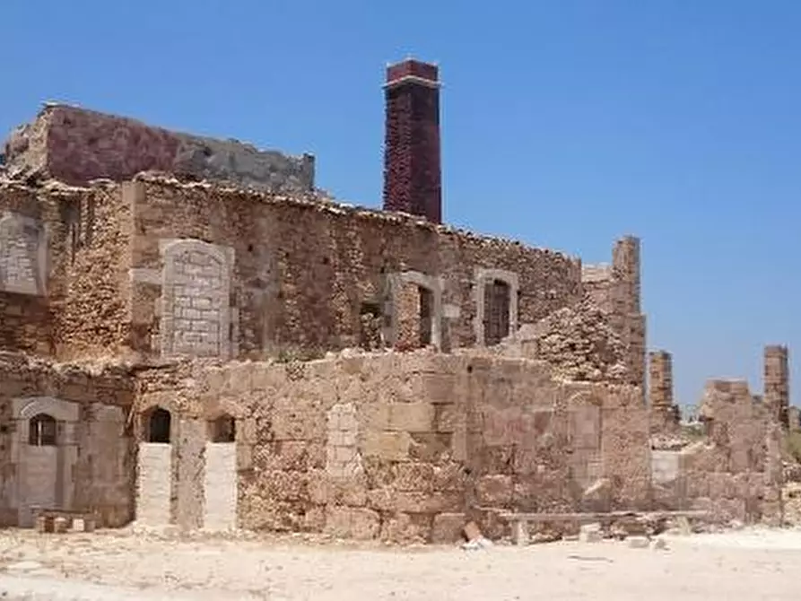 Immagine 15 di Rustico / casale in vendita  in Loc. MARINA DI AVOLA a Avola