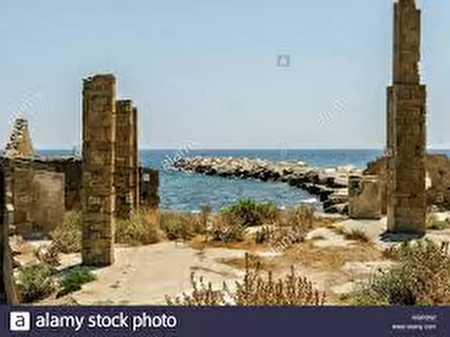 Immagine 17 di Rustico / casale in vendita  in Loc. MARINA DI AVOLA a Avola