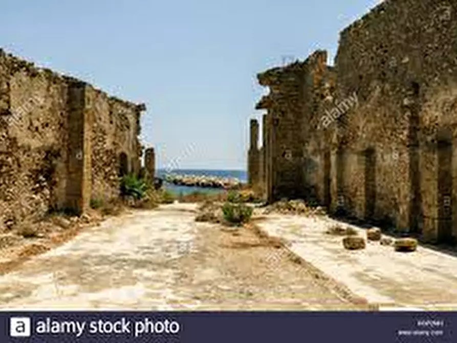 Immagine 19 di Rustico / casale in vendita  in Loc. MARINA DI AVOLA a Avola