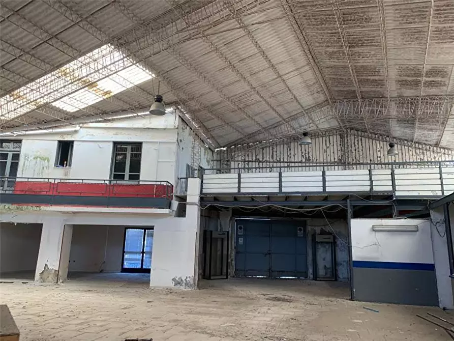 Immagine 18 di Attività commerciale in vendita  in V.le ERMOCRATE, 16 a Siracusa