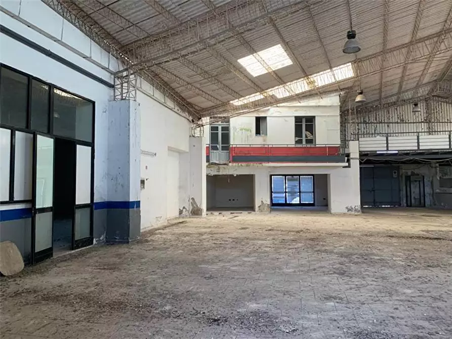 Immagine 19 di Attività commerciale in vendita  in V.le ERMOCRATE, 16 a Siracusa