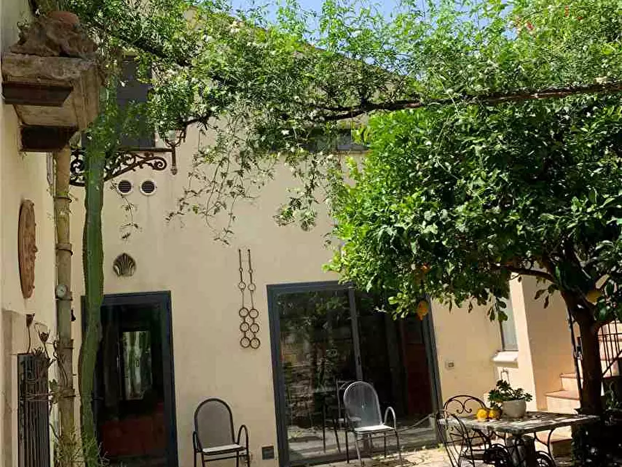 Immagine 16 di Villa in vendita  in Via PIER CAPPONI, 24 a Noto