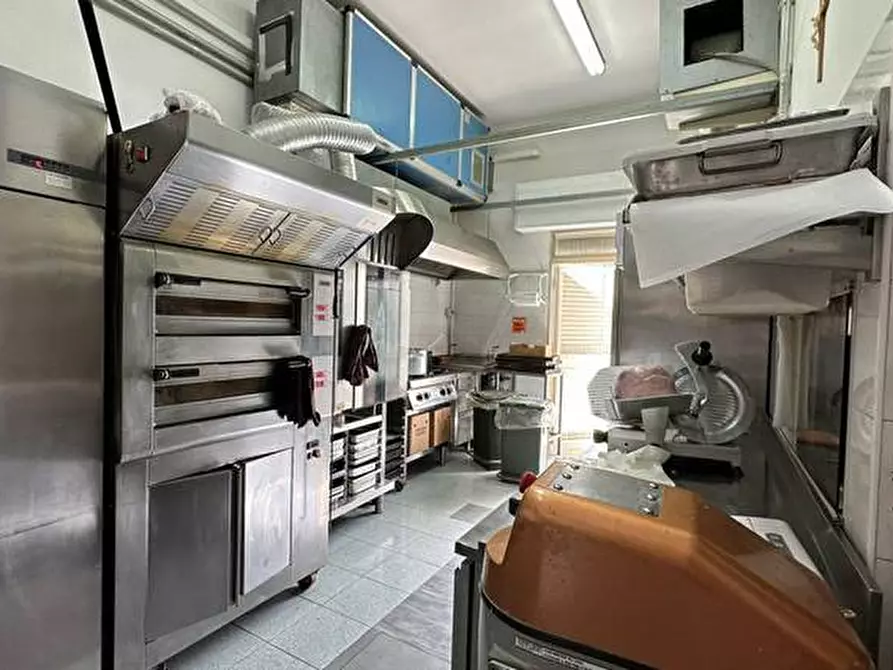 Immagine 15 di Attività commerciale in vendita  in P.zza Sofia, 5/6 a Noto