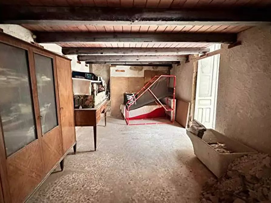 Immagine 12 di Attività commerciale in vendita  in C.so Vittorio Emanuele, 18 a Noto