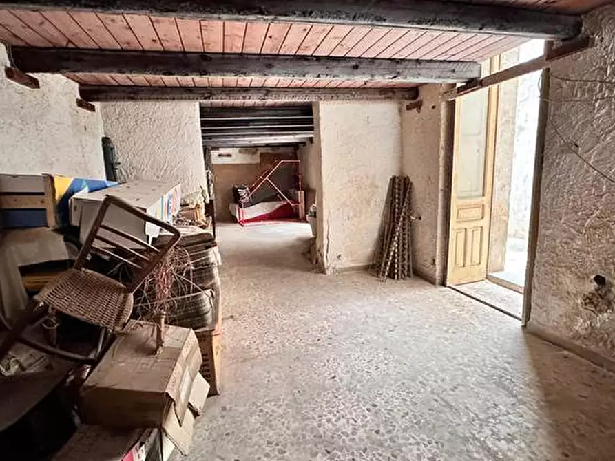Immagine 13 di Attività commerciale in vendita  in C.so Vittorio Emanuele, 18 a Noto