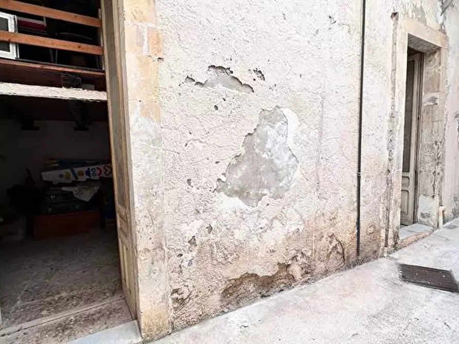 Immagine 15 di Attività commerciale in vendita  in C.so Vittorio Emanuele, 18 a Noto