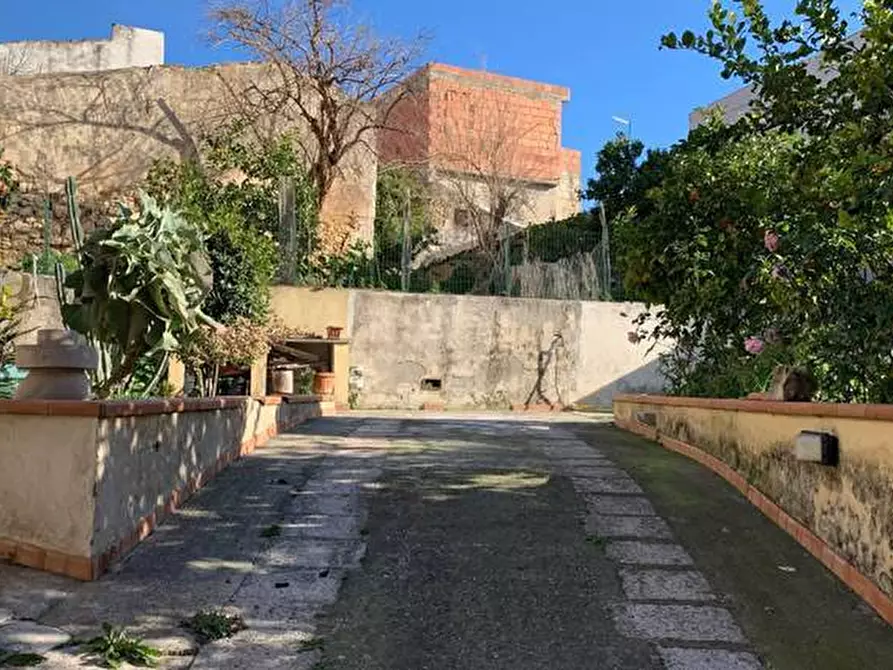 Immagine 16 di Villa in vendita  in Via Corrado Avolio, 11 a Noto