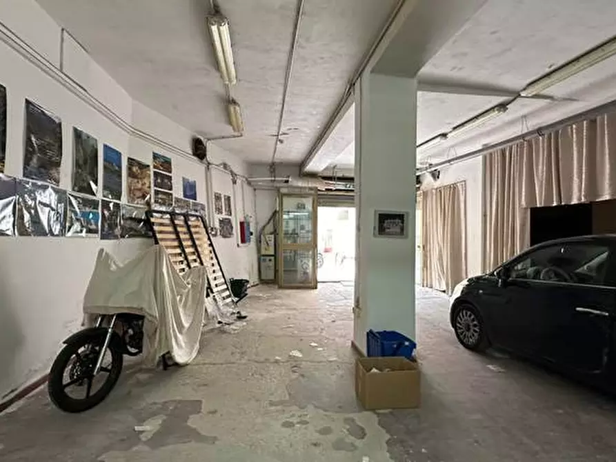 Immagine 6 di Attività commerciale in vendita  in Via Padre R. Giuliani, 1 a Avola