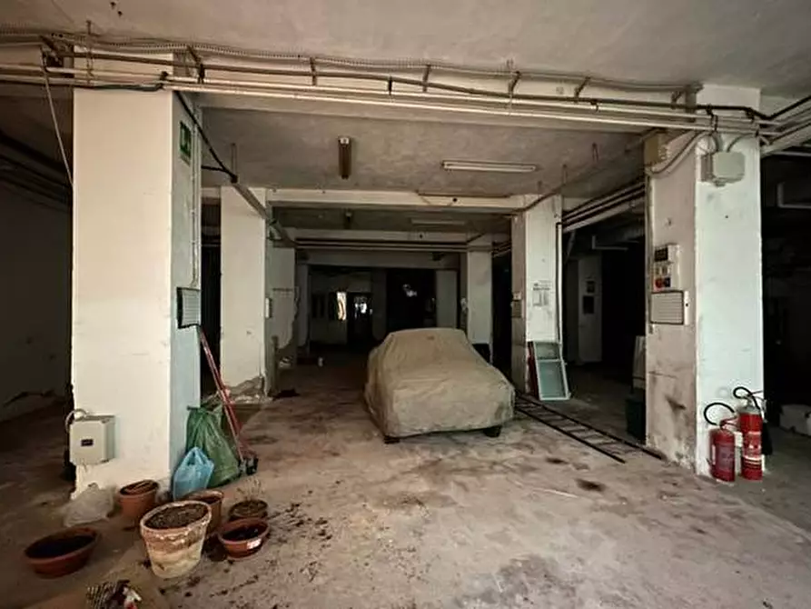 Immagine 7 di Attività commerciale in vendita  in Via Padre R. Giuliani, 1 a Avola