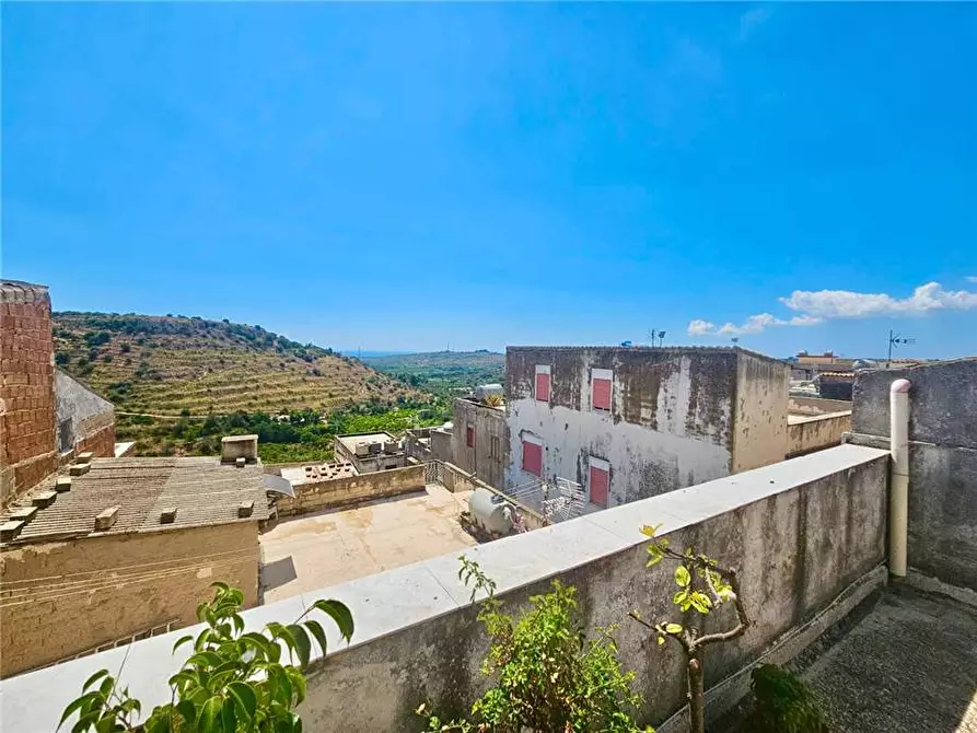 Immagine 14 di Villa in vendita  in Via Bandello, 5 a Noto