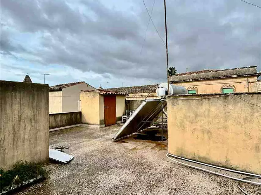 Immagine 11 di Appartamento in vendita  in Via Cavour, 99 a Noto