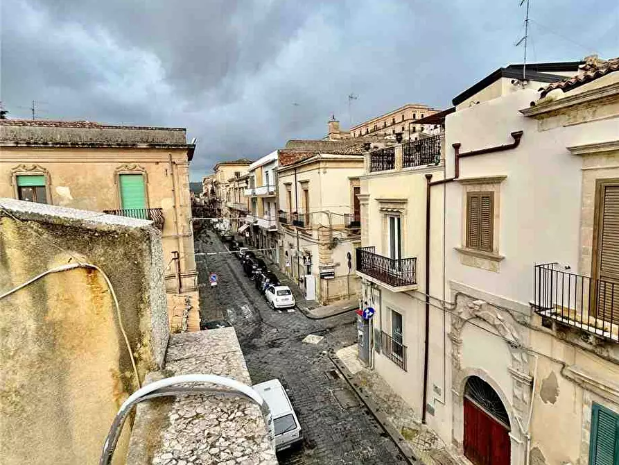 Immagine 12 di Appartamento in vendita  in Via Cavour, 99 a Noto