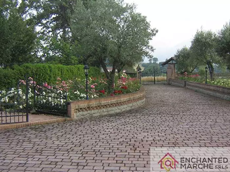 Immagine 10 di Villa in vendita  in Loc. Ceresi a Matelica