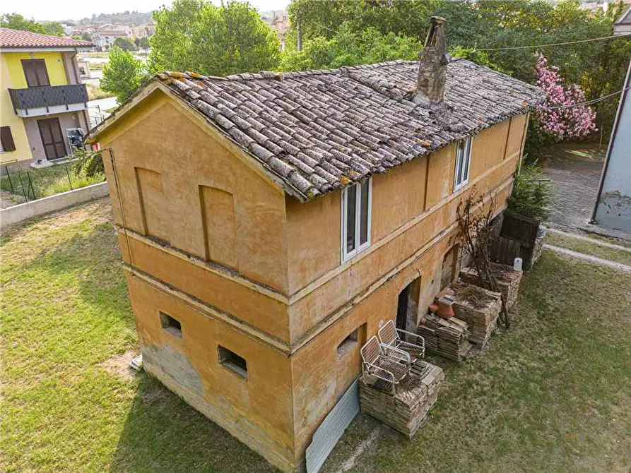 Immagine 6 di Rustico / casale in vendita  a Treia