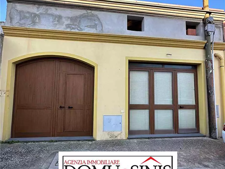 Immagine 8 di Attività commerciale in vendita  a Cabras