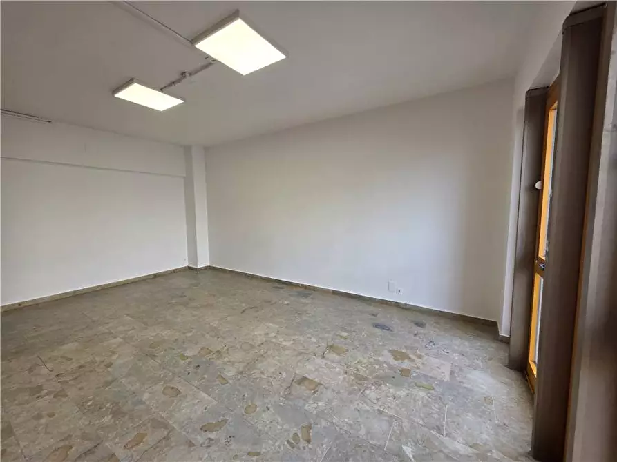 Immagine 20 di Ufficio in affitto  in Via Giordano Bruno, 106 a Messina