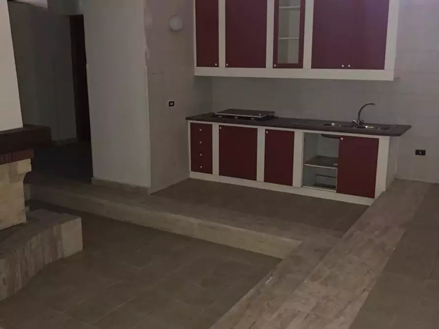Immagine 9 di Villa in vendita  a Latina
