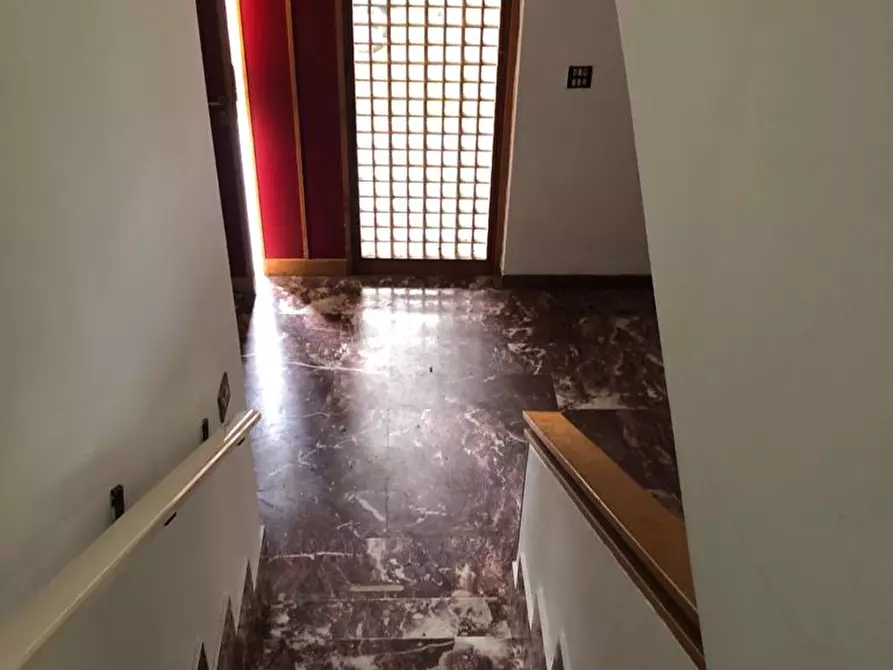 Immagine 10 di Villa in vendita  a Latina