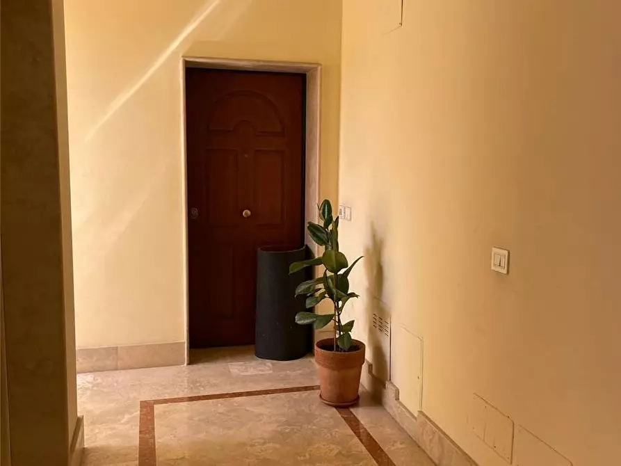 Immagine 10 di Appartamento in vendita  a Latina