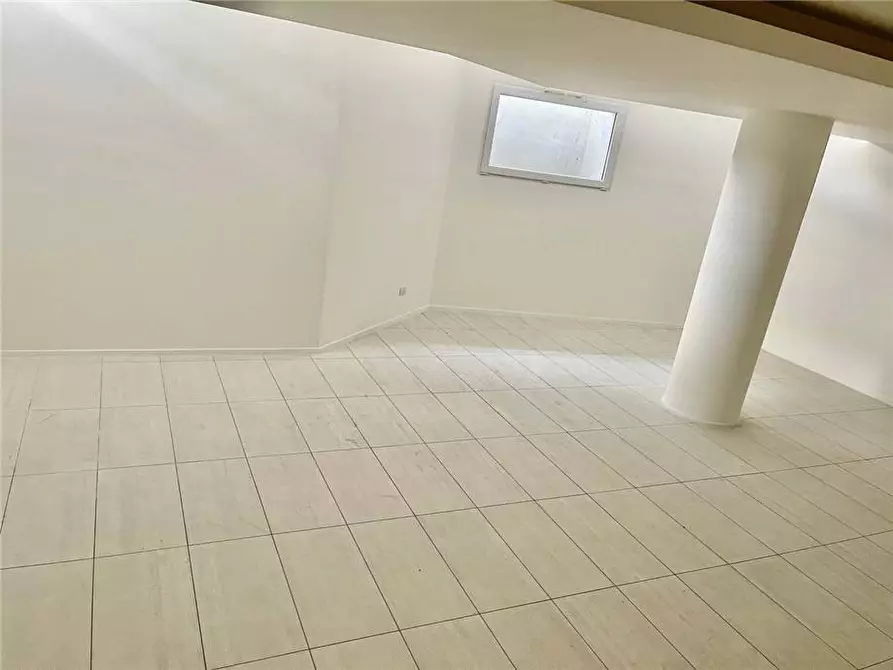Immagine 9 di Appartamento in vendita  a Latina