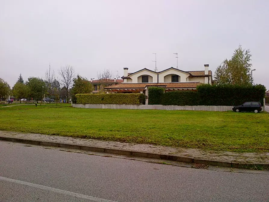 Terreno in vendita a Maserada Sul Piave