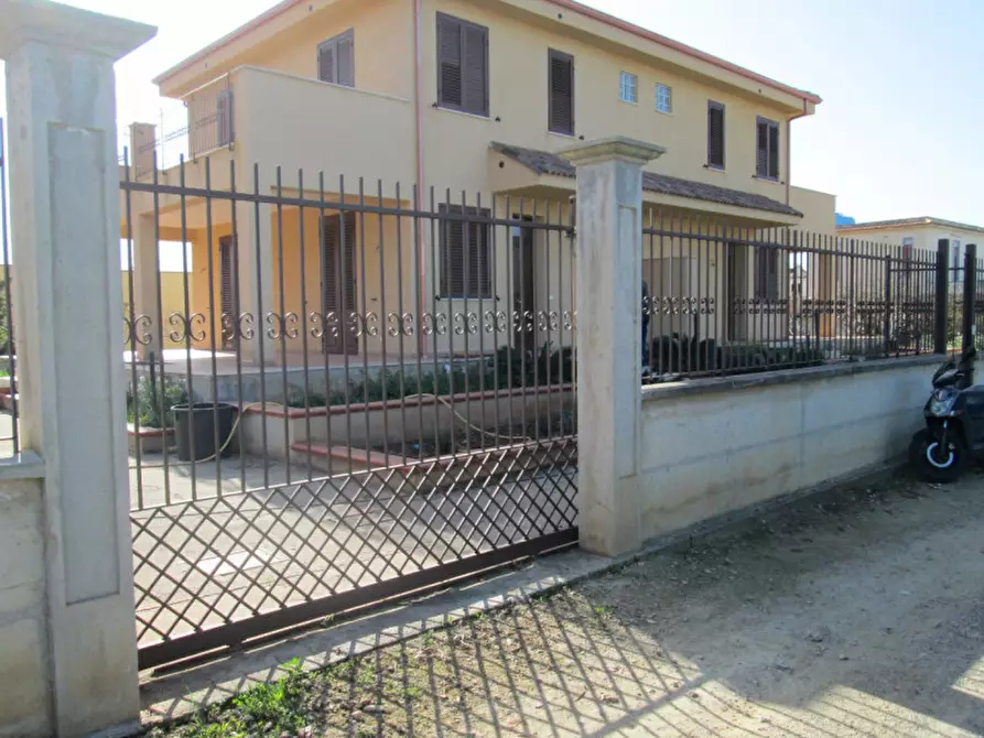 Casa bifamiliare in vendita in Via Magellano a Carini
