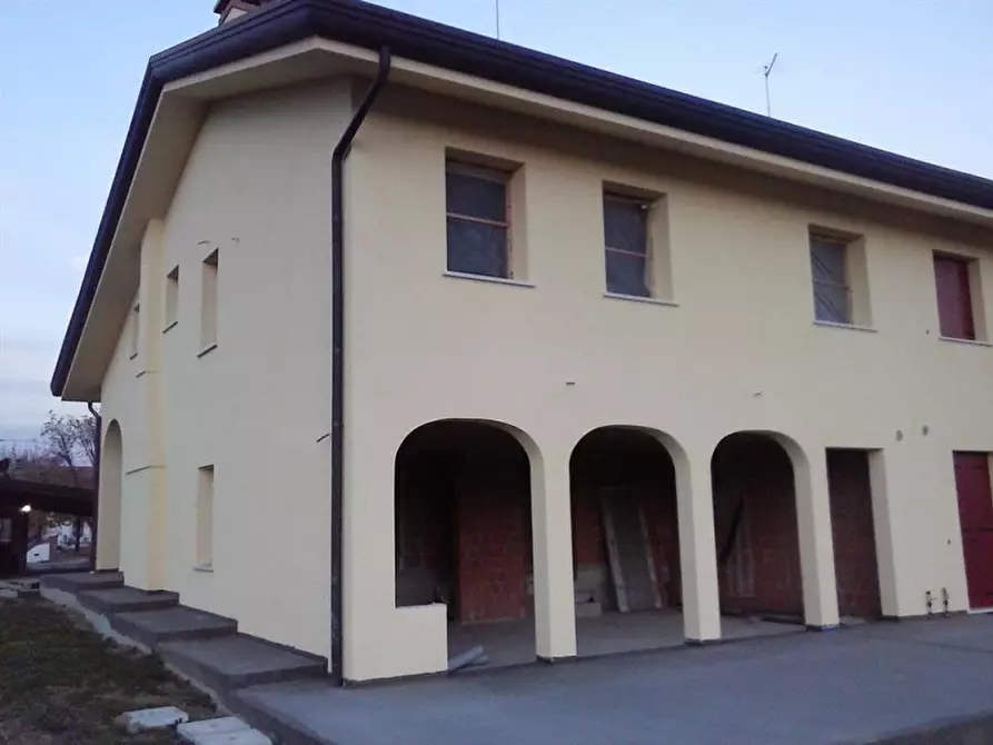 Casa bifamiliare in vendita in chiesa a Casale Sul Sile