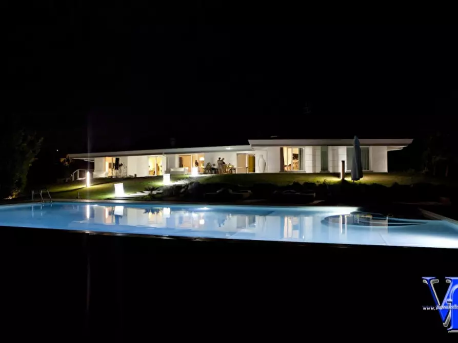 Immagine 1 di Villa in vendita  a Poggio Torriana