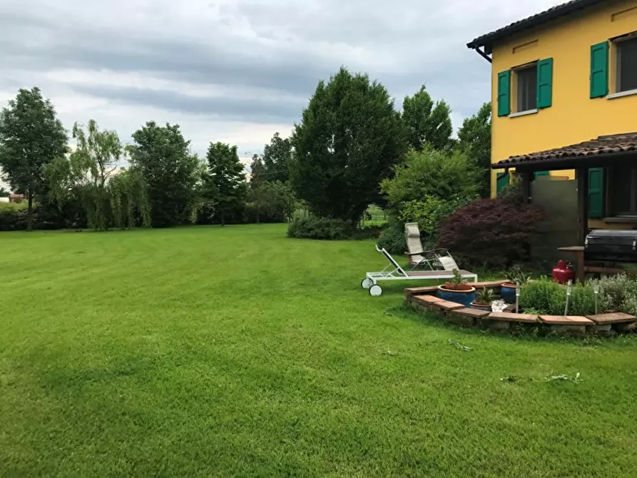 Villa in vendita in ROMA MIGLIARINA 1 a Carpi