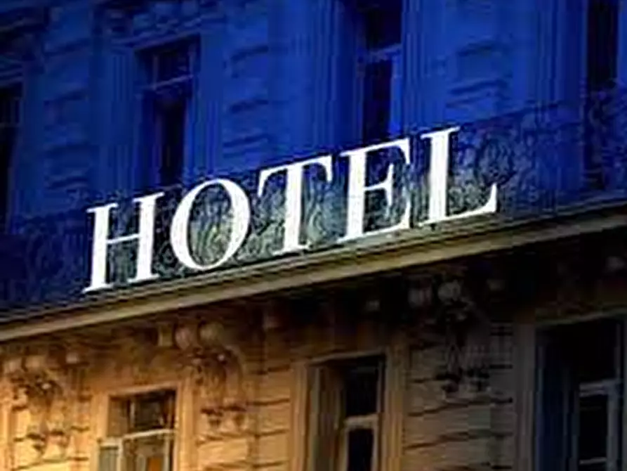 Hotel in vendita in via facciolati a Padova