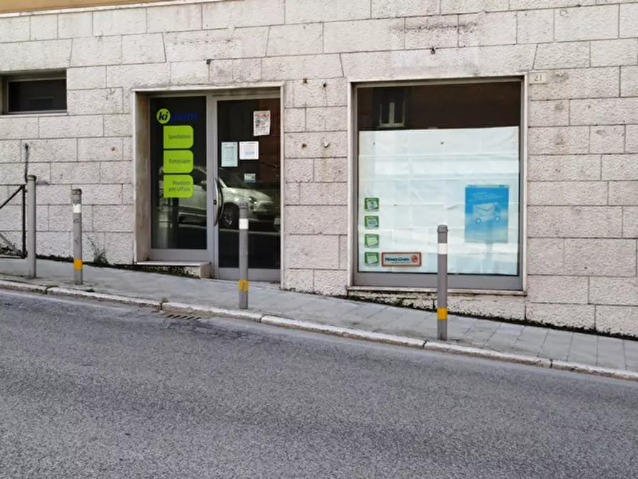 Negozio in vendita in Via Montebello a Ancona