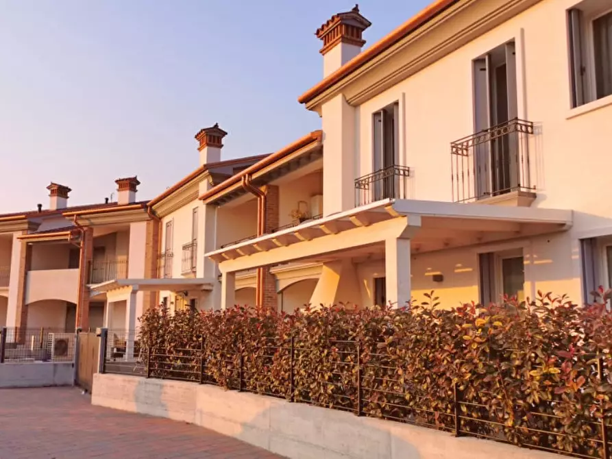 Casa bifamiliare in vendita in Via Marconi a Caldogno