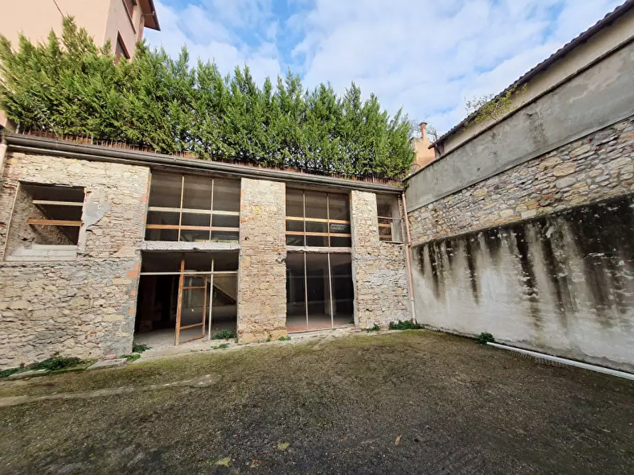 Magazzino in vendita in zona Università a Verona