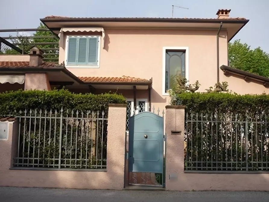 Villa in vendita in via Carducci 17 a Forte Dei Marmi