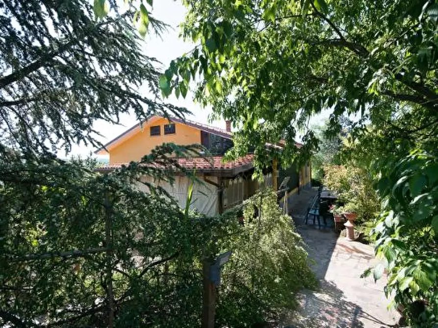 Villa in vendita in Fortunago a Fortunago
