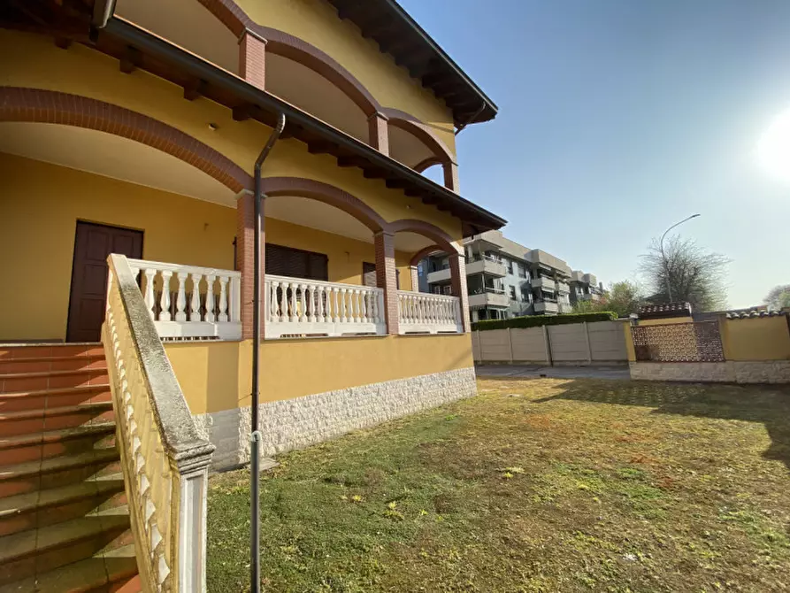 Villa in vendita in Via Nanetti 6 a Buccinasco