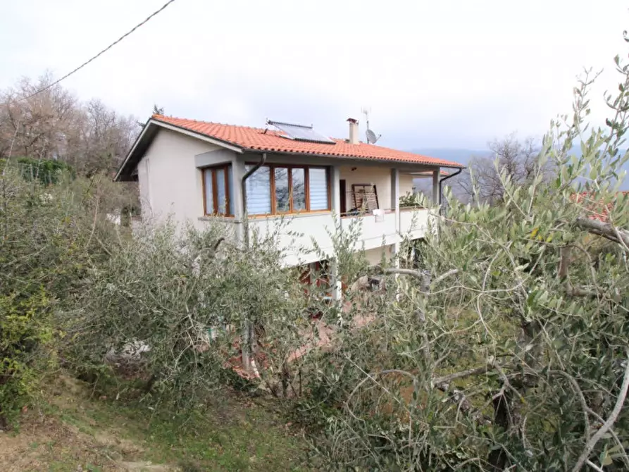 Villa in vendita in frazione montane a Loro Ciuffenna