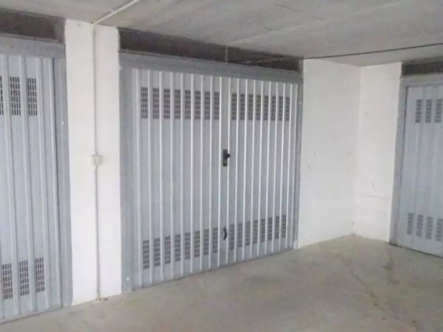 Immagine 1 di Garage in vendita  in Via Provinciale per Mondaino a Montecalvo In Foglia