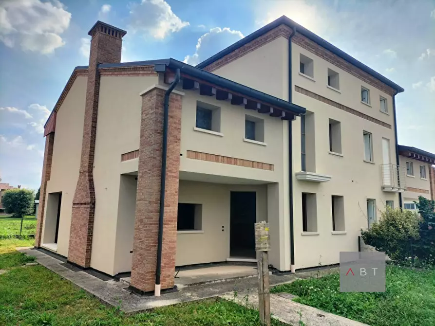 Casa bifamiliare in vendita a Villa Del Conte