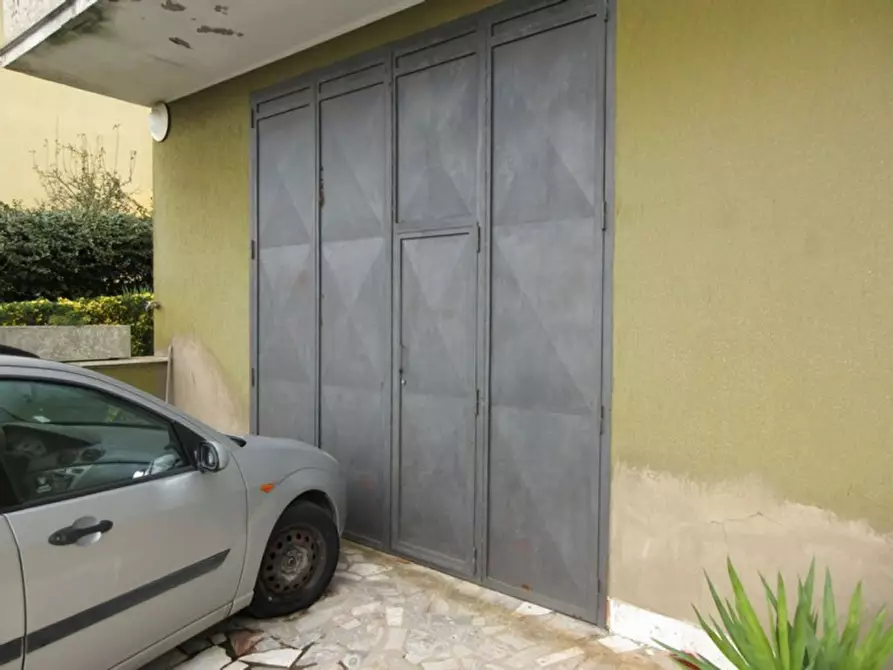 Immagine 1 di Garage in vendita  in via G. Starnini, N. 21 a Valentano