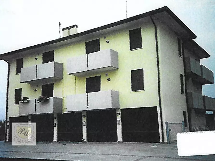Palazzo in vendita in Via 28 aprile a Borgo Veneto