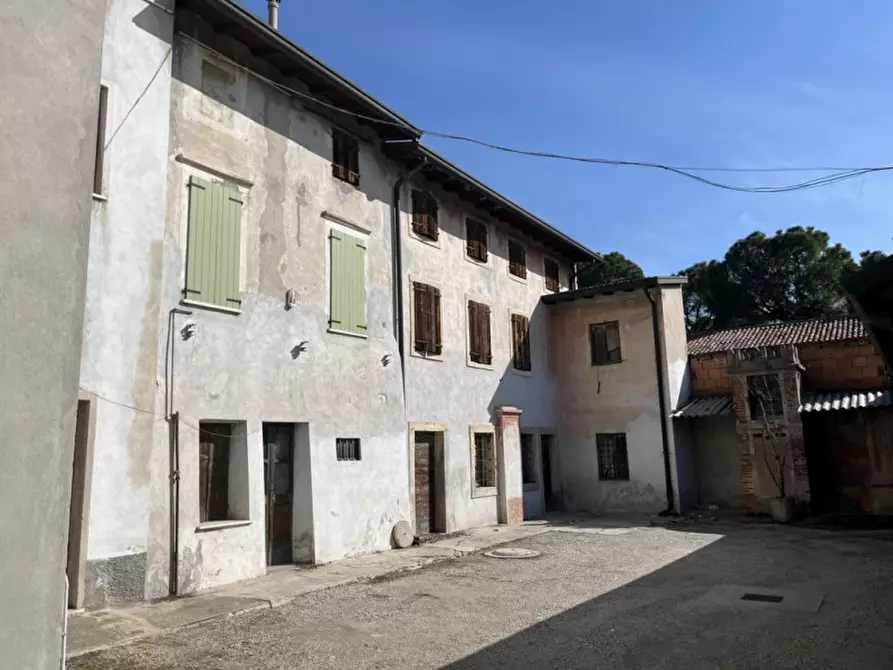 Rustico / casale in vendita in Corso Vittorio Emanuele II a Villafranca Di Verona