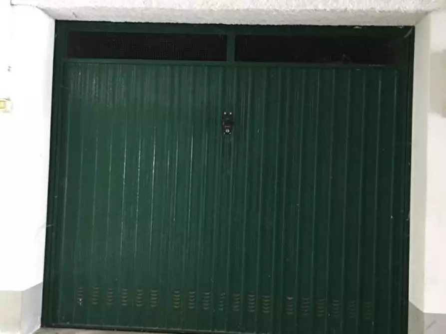 Immagine 1 di Garage in vendita  in via dei fanti a Torri Di Quartesolo
