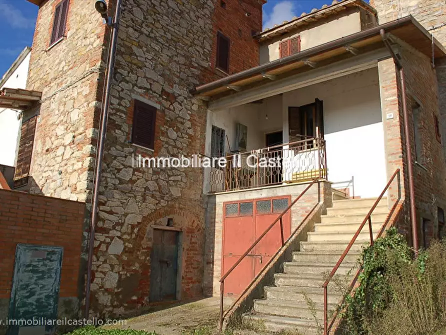 Casa bifamiliare in vendita in Loc. Bracacci a Castiglione Del Lago