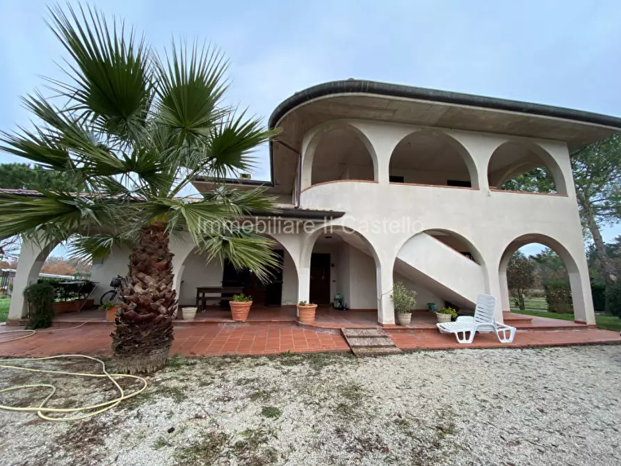 Villa in vendita in Via Bertoni, 63 a Castiglione Del Lago