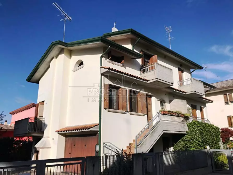 Casa bifamiliare in vendita in Via Erminio Zane a San Dona' Di Piave
