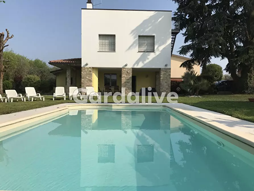 Villa in vendita in Via Repubblica a Manerba Del Garda